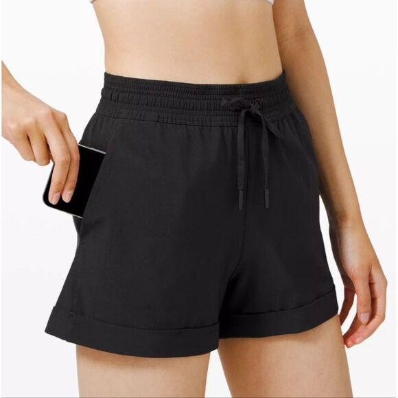 Lululemon Spring Break Away MR Short 3" Women's Black Shorts W7BFYS Size 6 - Picture 2 of 9